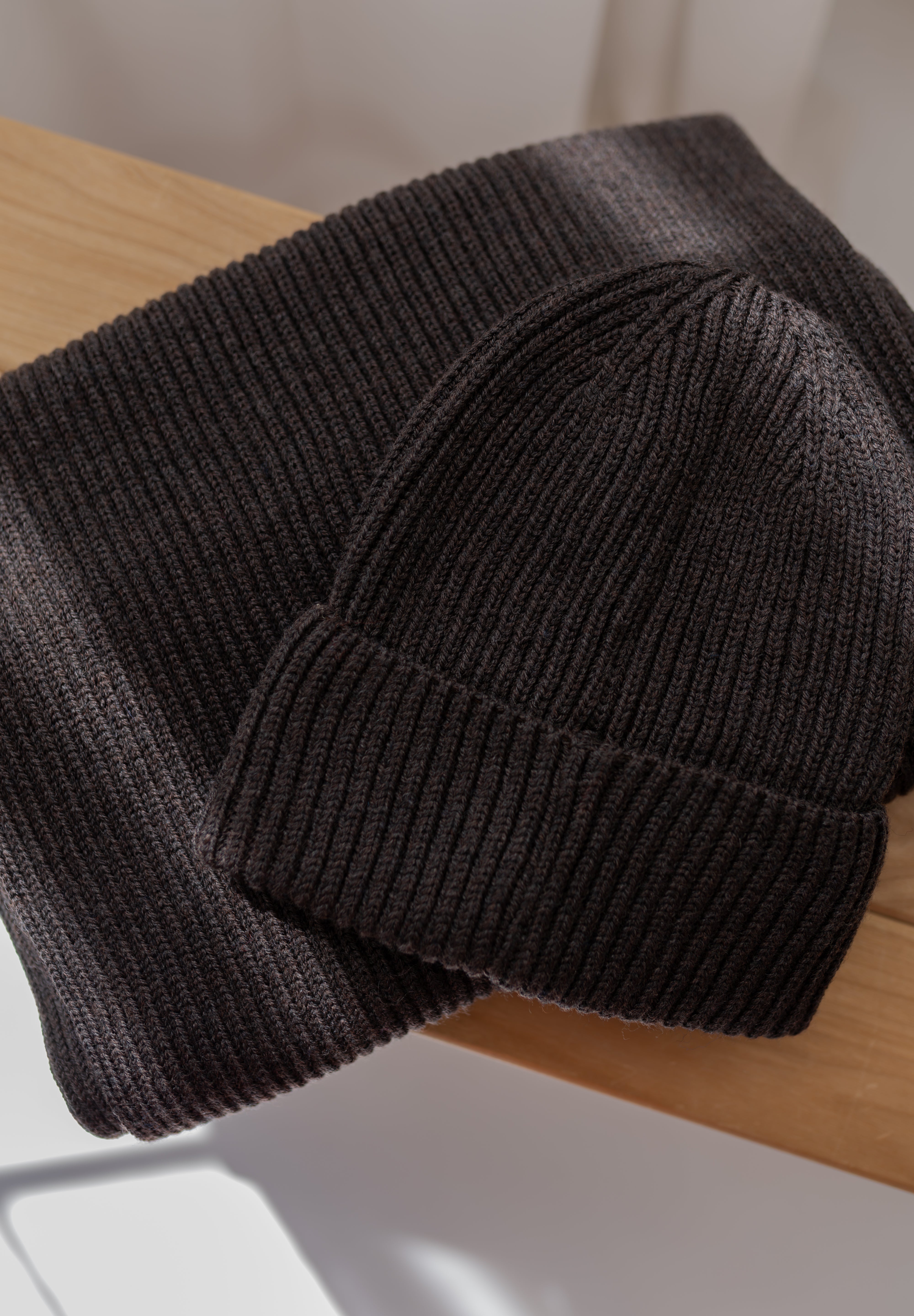 Tilia - czapka z wełny merino Espresso
